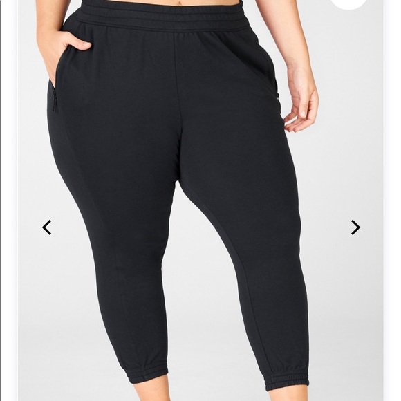Fabletics jogger Set - Picture 4 of 8